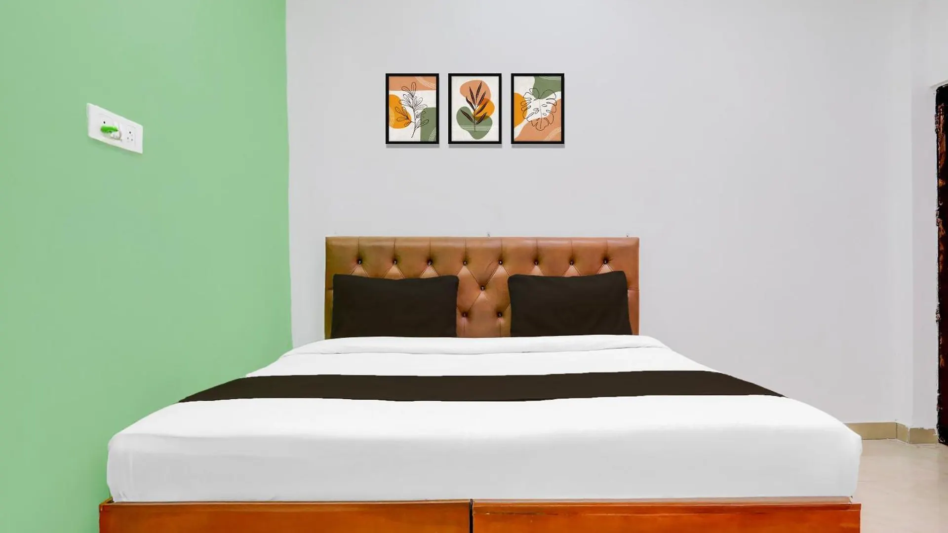 Hotel O Shiva Grand Βαρανάσι