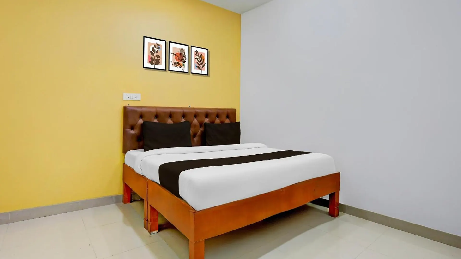 Hotel O Shiva Grand Βαρανάσι