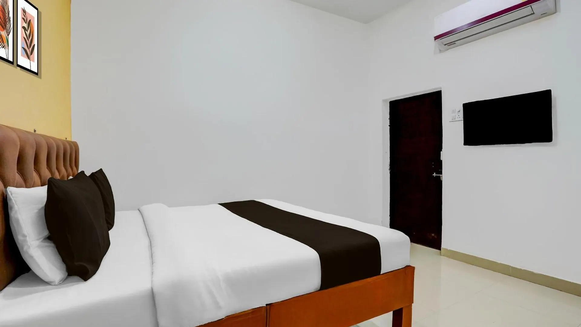 Hotel O Shiva Grand Varanasi