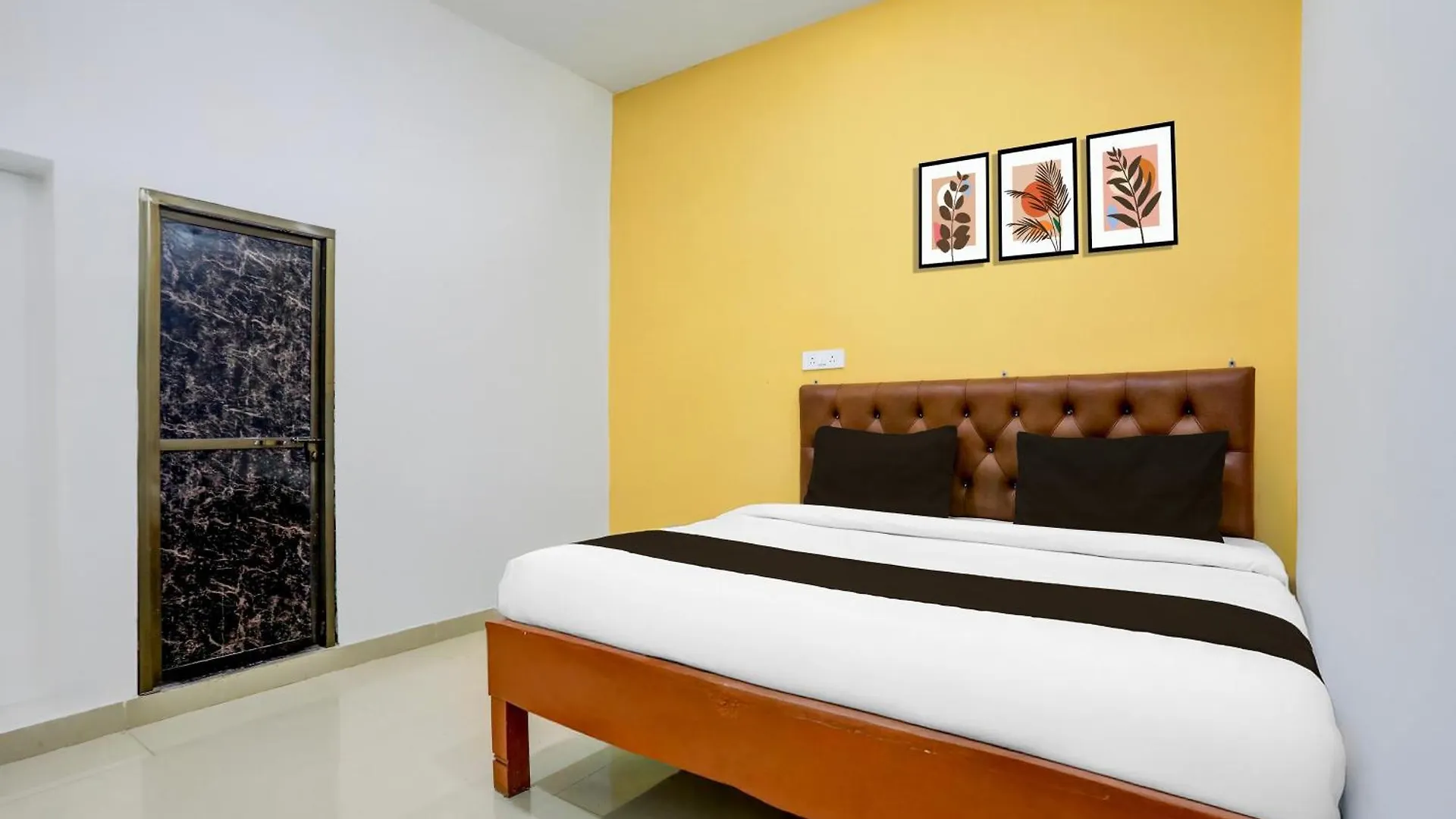 ***  Hotel O Shiva Grand Varanasi India