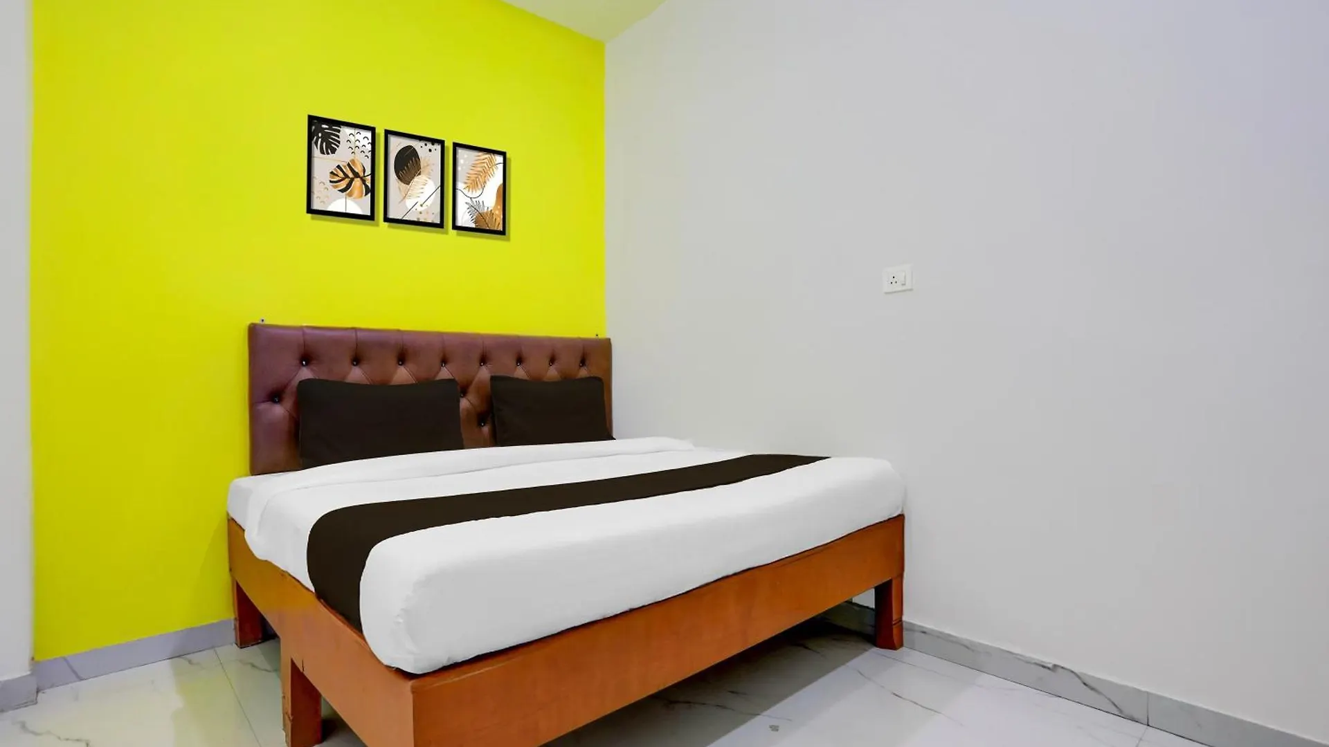Hotel O Shiva Grand Varanasi